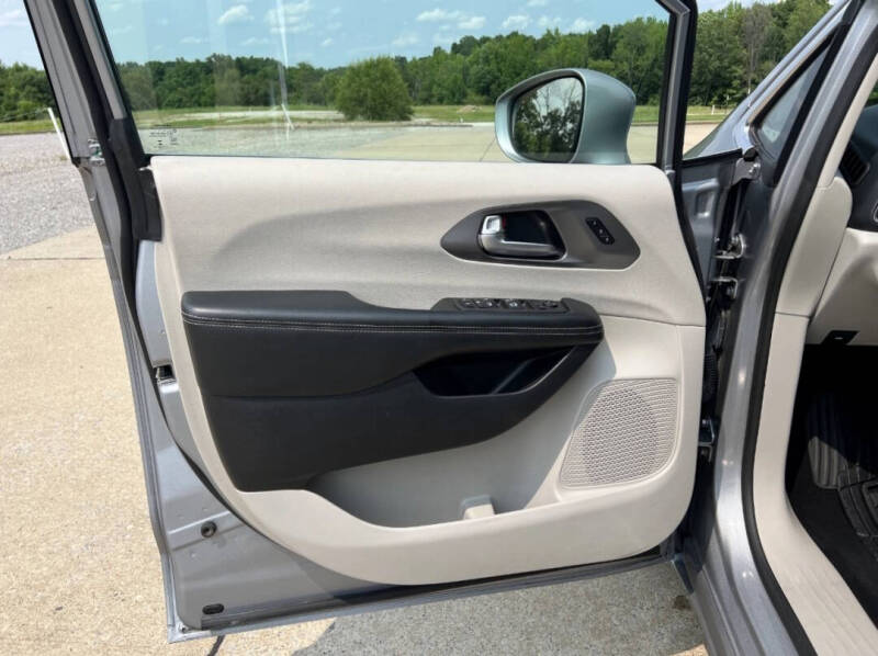 2021 Chrysler Pacifica Touring L