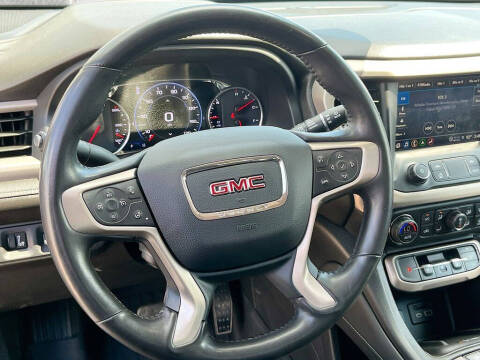 2022 GMC Acadia Denali