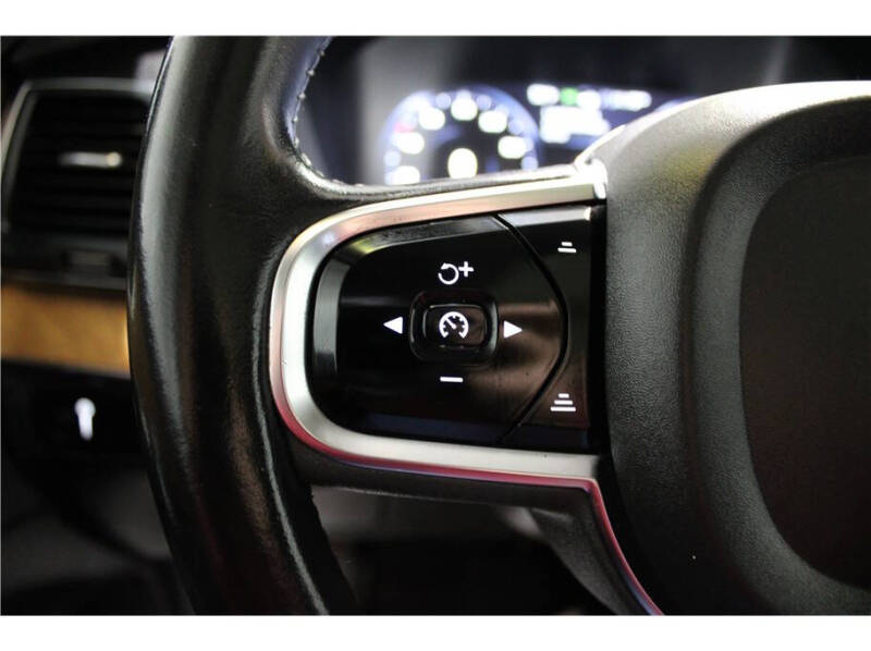 2021 Volvo XC90 T5 Momentum