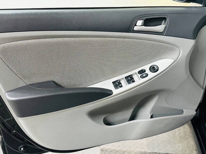2013 Hyundai Accent GS