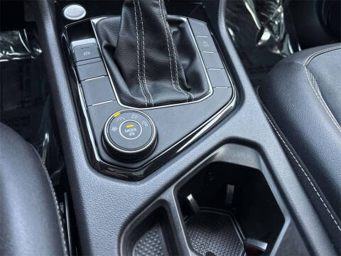 2023 Volkswagen Taos SE 4Motion