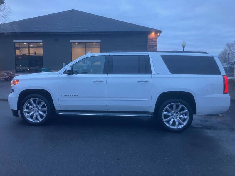 2020 Chevrolet Suburban LT's photo