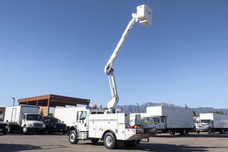 2016 Freightliner M2 106