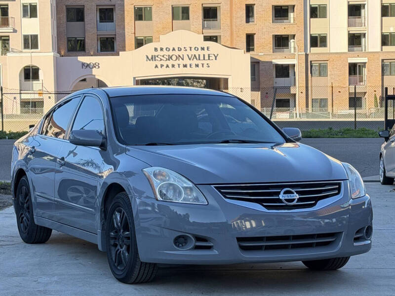 2012 Nissan Altima S's photo