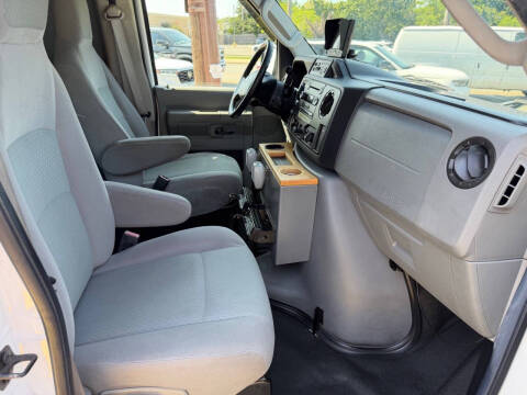 2011 Ford E-Series E-350 SD