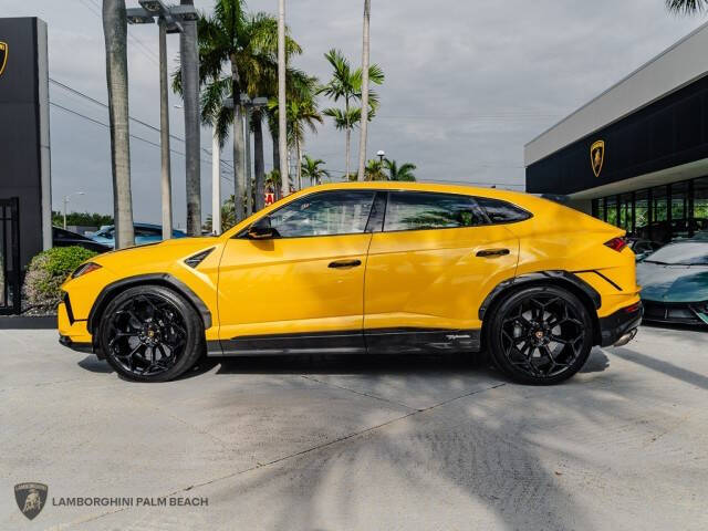 2023 Lamborghini Urus Performante