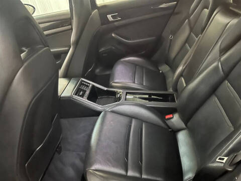 2018 Porsche Panamera 4