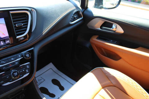 2025 Chrysler Pacifica Plug-In Hybrid Pinnacle