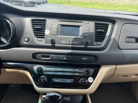 2017 Kia Sedona LX