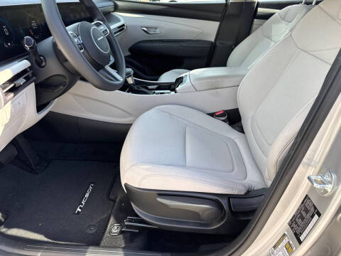 2025 Hyundai Tucson SE