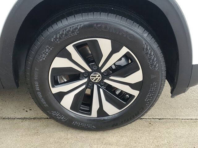 2024 Volkswagen Atlas SE