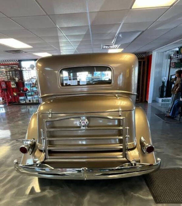 1934 Packard Super 8