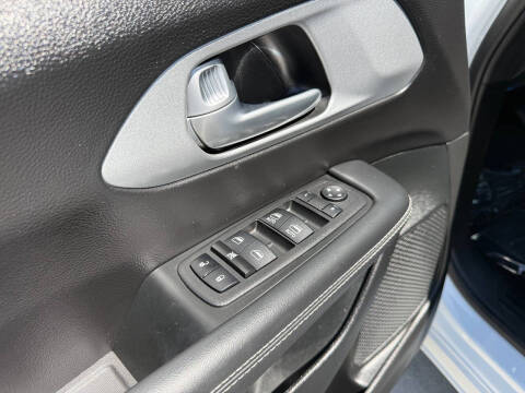 2024 Chrysler Pacifica Touring