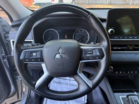 2023 Mitsubishi Outlander SE