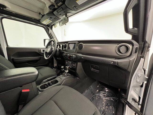 2023 Jeep Gladiator Sport