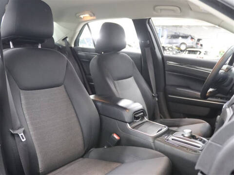 2022 Chrysler 300 Touring