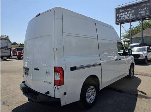 2017 Nissan NV