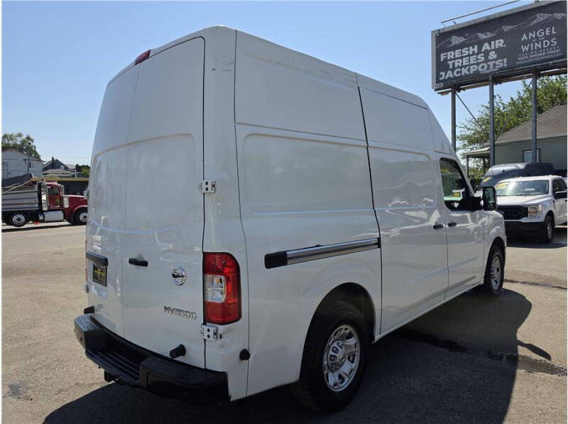 2017 Nissan NV