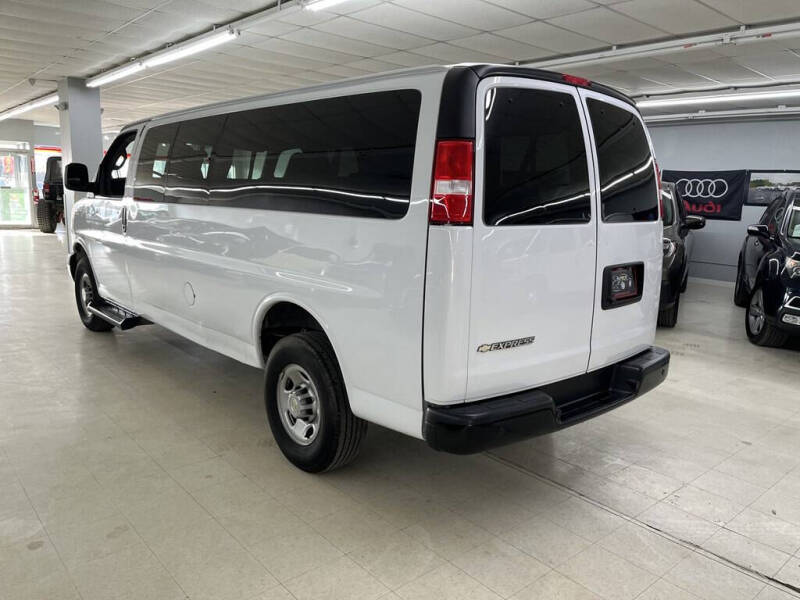 2022 Chevrolet Express LS 3500