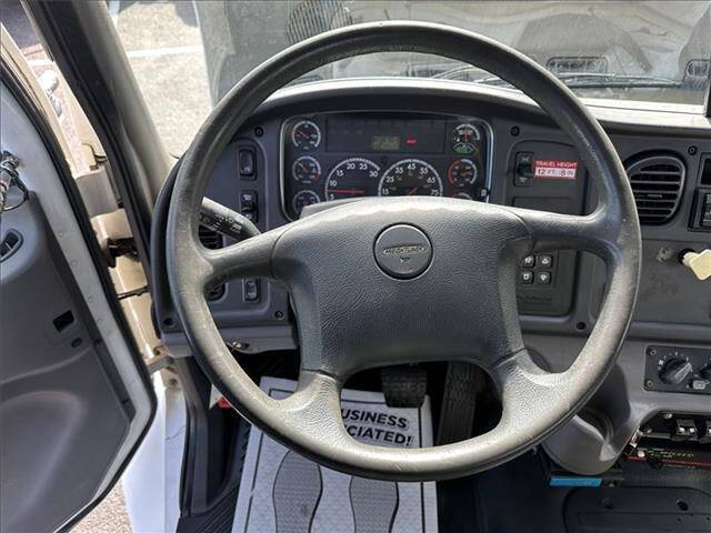 2014 Freightliner M2 106