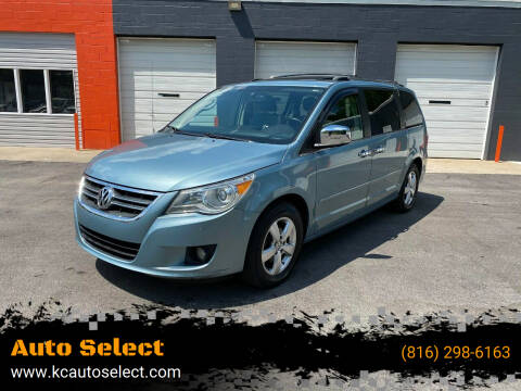 2009 Volkswagen Routan for sale at KC AUTO SELECT in Kansas City MO