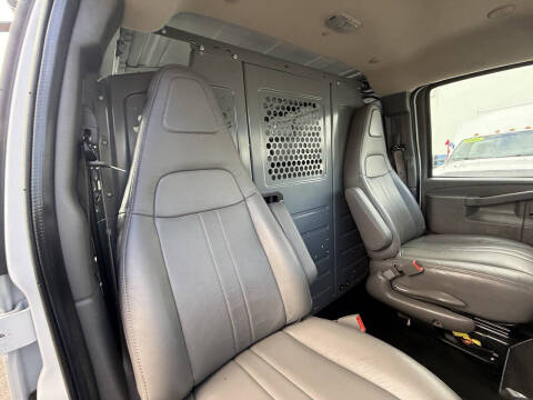 2022 GMC Savana 2500