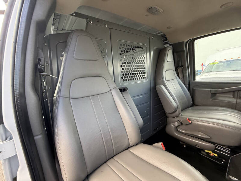 2022 GMC Savana 2500