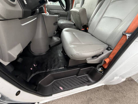 2017 Ford E-Series E-350 SD