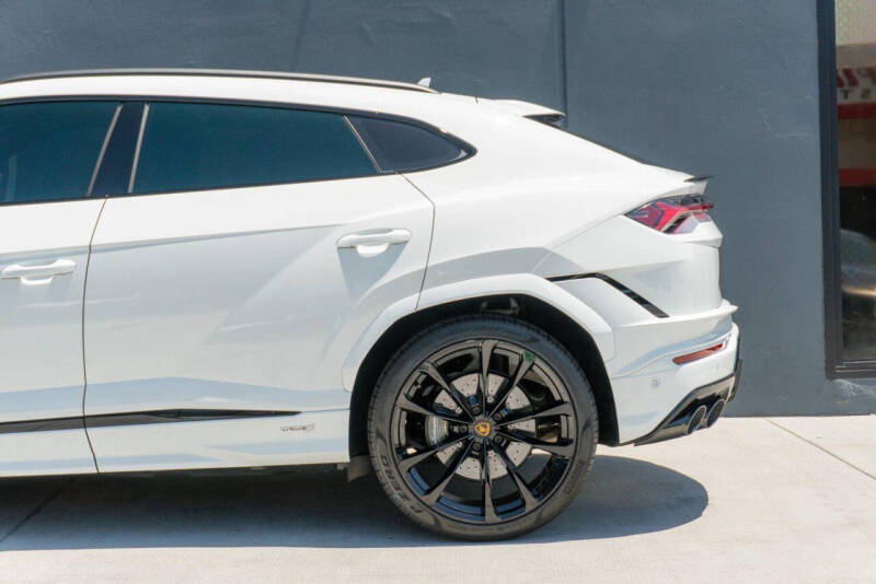 2023 Lamborghini Urus S