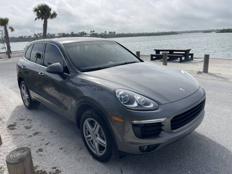 2017 Porsche Cayenne Platinum Edition