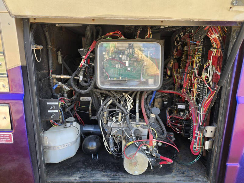 2004 Country Coach Magna