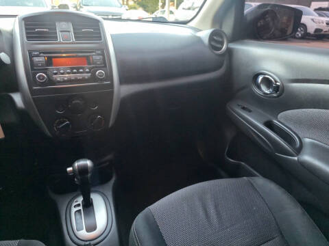 2016 Nissan Versa 1.6 SV