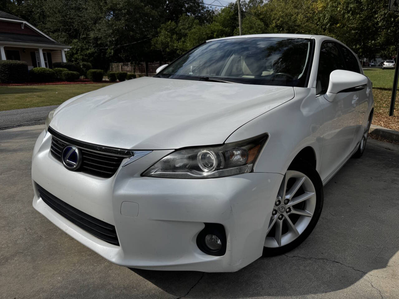 2012 Lexus CT 200h Base 4dr Hatchback's photo