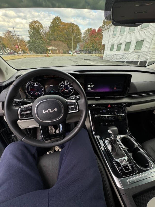 2024 Kia Carnival EX