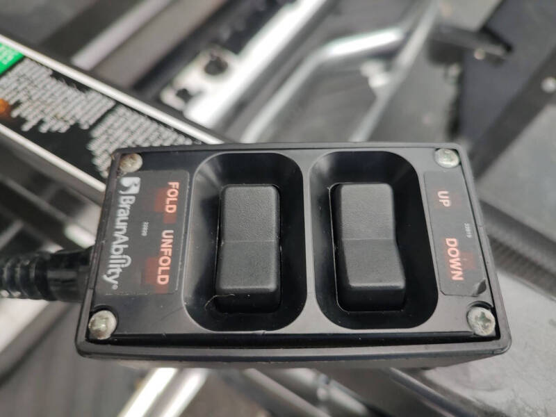 2005 Ford E-Series E-150 Chateau