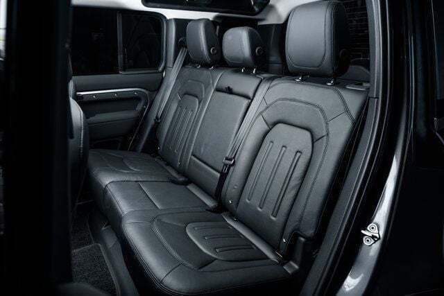 2022 Land Rover Defender 110 SE