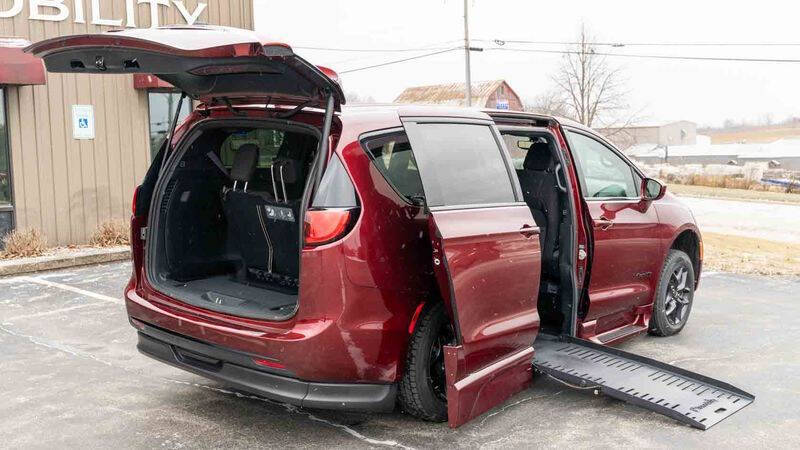 Used 2020 Chrysler Pacifica Touring with VIN 2C4RC1FG8LR164874 for sale in Valders, WI