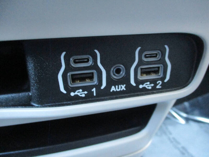 2023 Chrysler Pacifica Plug-In Hybrid Touring L