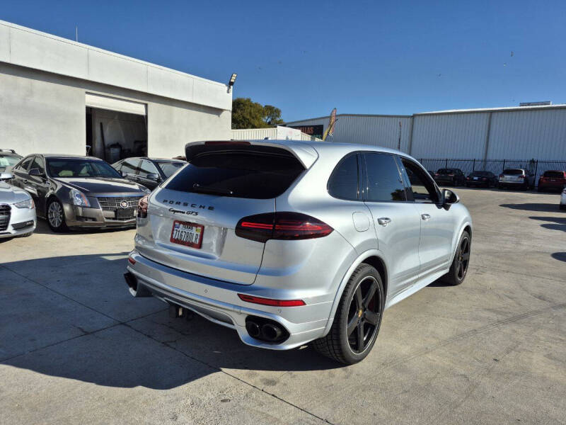 2016 Porsche Cayenne GTS