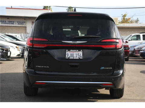 2024 Chrysler Pacifica Plug-In Hybrid Select