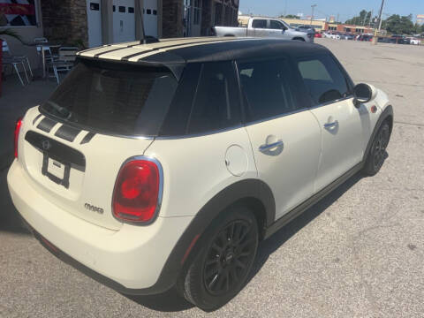 2017 MINI Hardtop 4 Door Cooper
