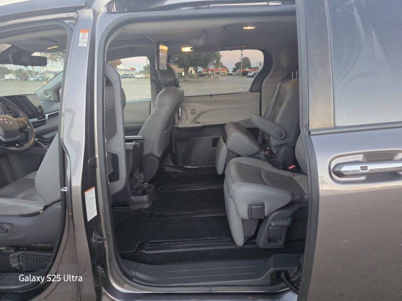 2021 Toyota Sienna Limited 7-Passenger