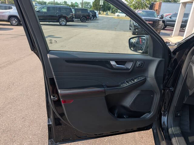 2023 Ford Escape ST-Line Select