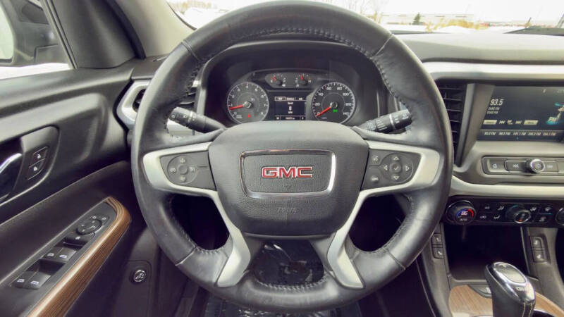 2017 GMC Acadia SLE-2