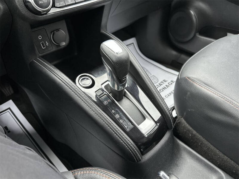 2020 Nissan Kicks SR