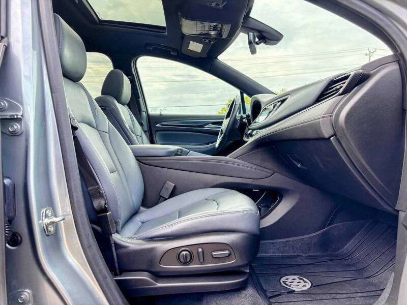2023 Buick Enclave Essence