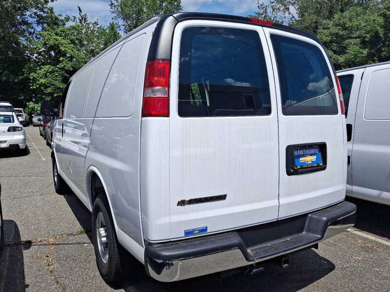 2025 Chevrolet Express 2500
