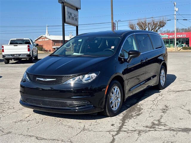 2022 Chrysler Voyager for sale at CON ALVARO ¡TODOS CALIFICAN!™ in Columbia TN