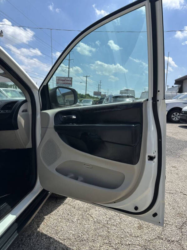 2011 Dodge Grand Caravan C/V