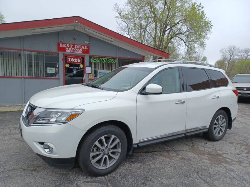 2013 Nissan Pathfinder for sale at Best Deal Motors in Saint Charles MO